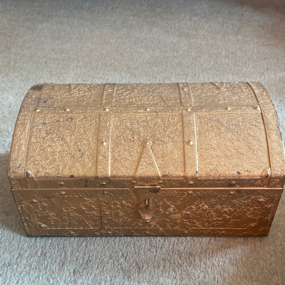 VINTAGE 1930'S KENNEDY MFG & CO. METAL TREASURE CHEST VAN WERT OHIO